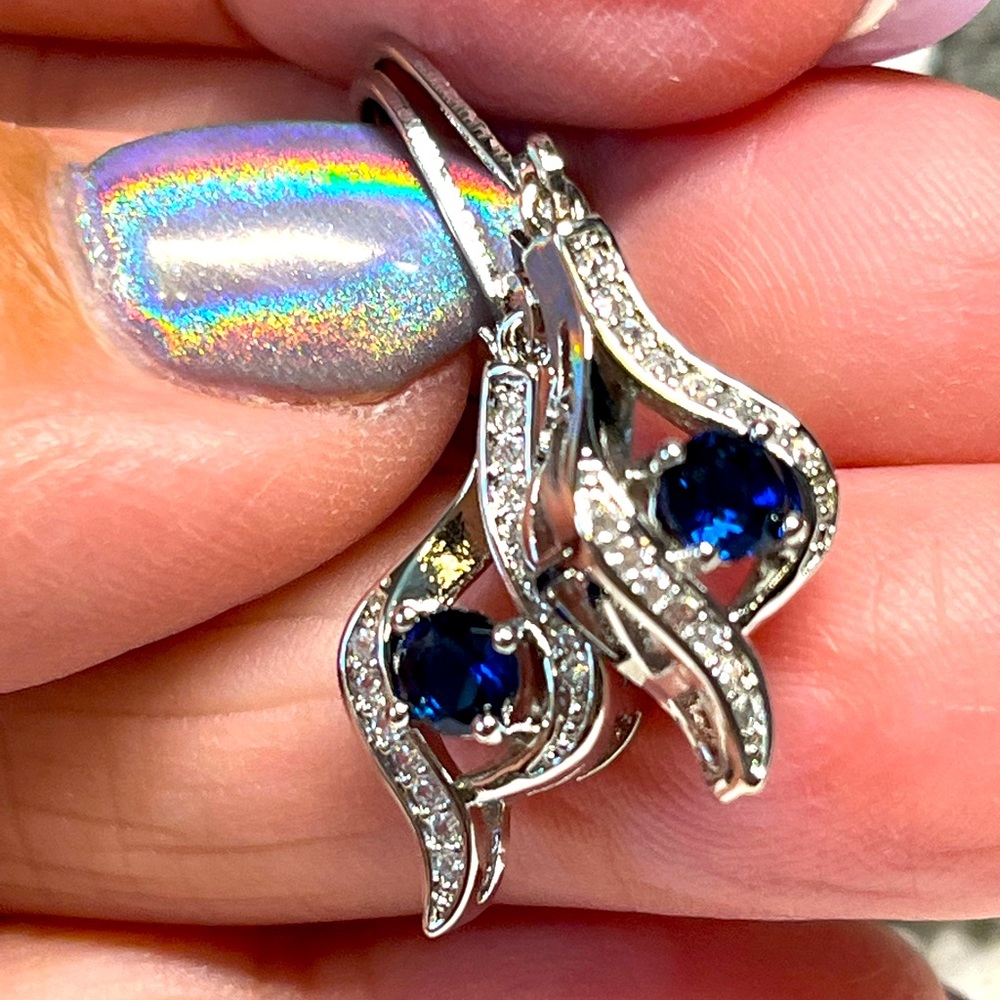 🦋silver and blue sapphire drop dangle earrings  NWOT